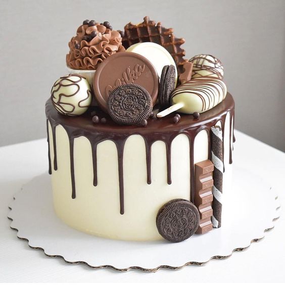 تزیین کیک با انواع شکلات
